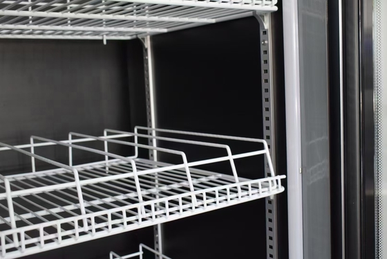 Peso KG 95-160kg Refrigerador de visualización de vino de vidrio con puertas dobles y sistema de refrigeración por aire